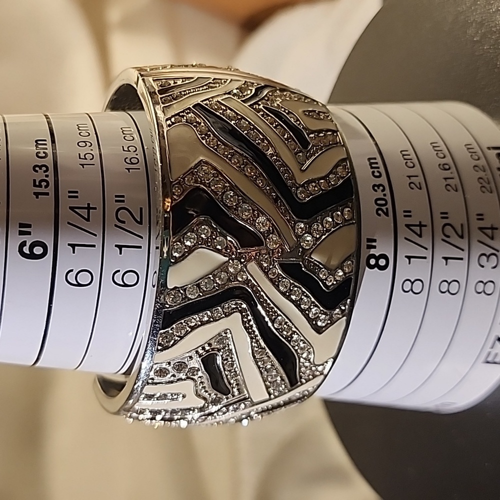 Vintage Zebra Hinged Cuff Bracelet - Picture 4 of 5